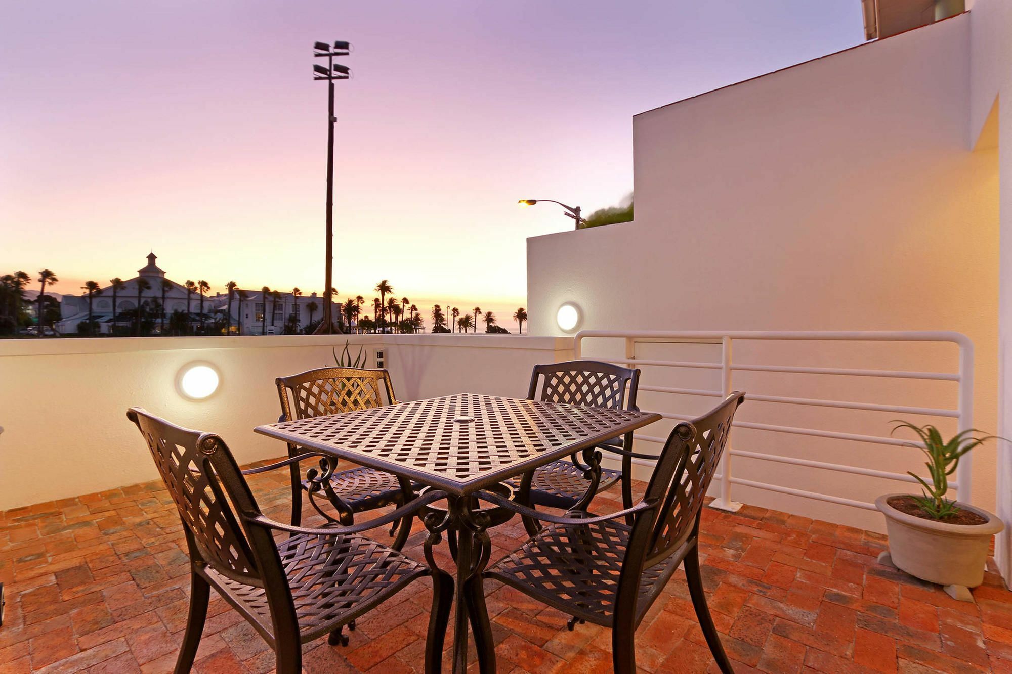 Camps Bay Beach Apartment Cape Town Exterior photo