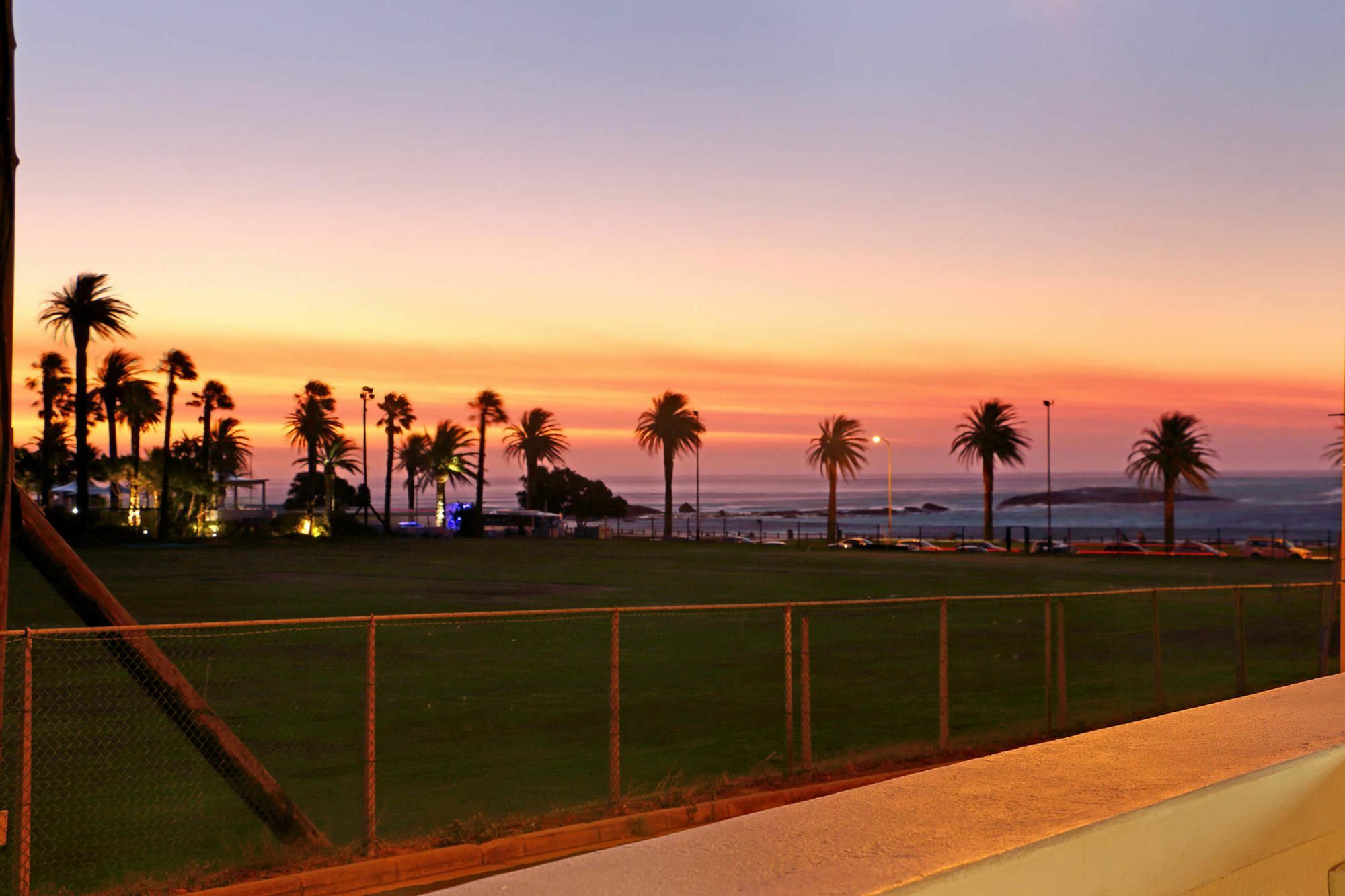 Camps Bay Beach Apartment Cape Town Exterior photo
