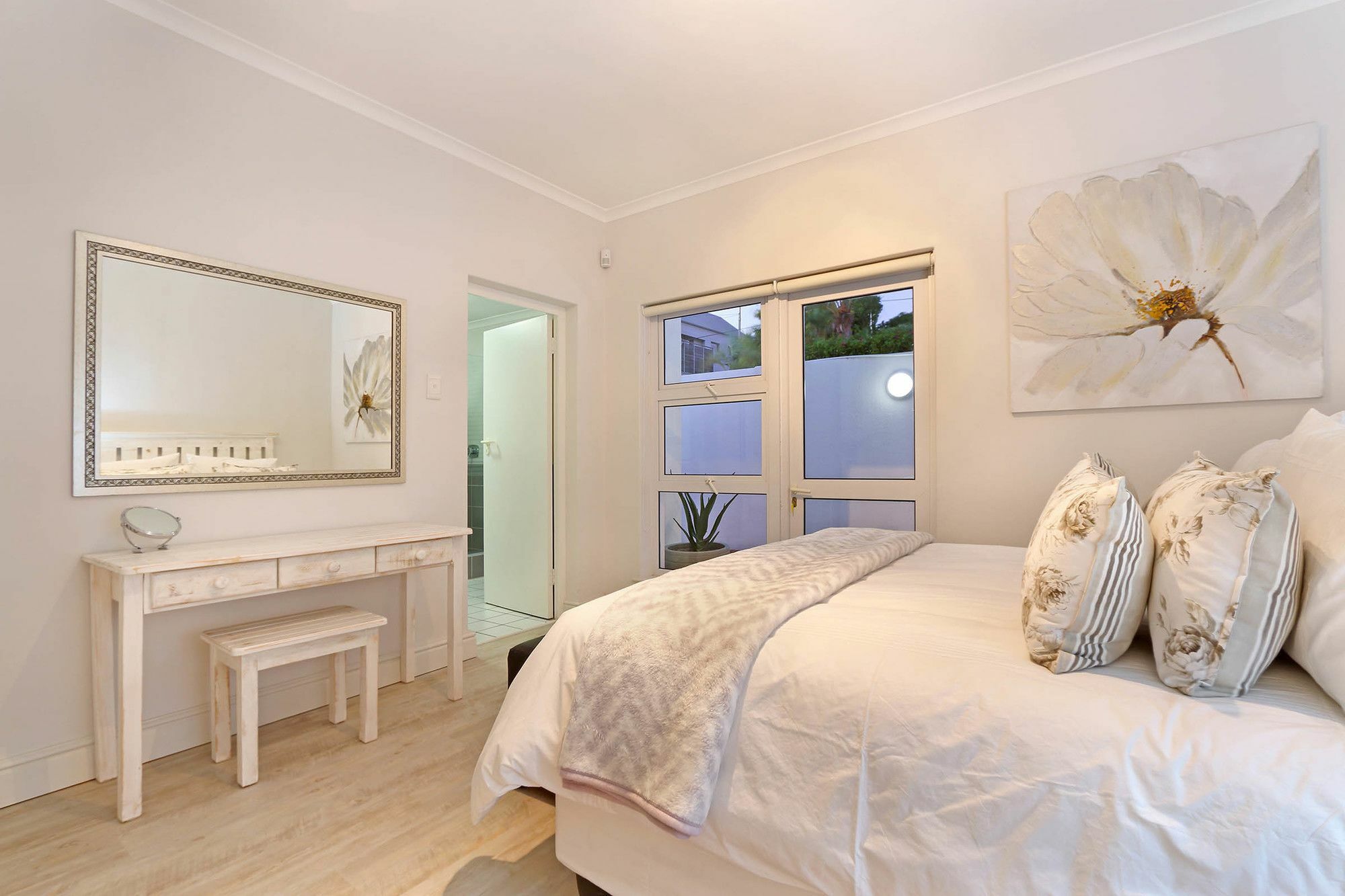 Camps Bay Beach Apartment Cape Town Exterior photo